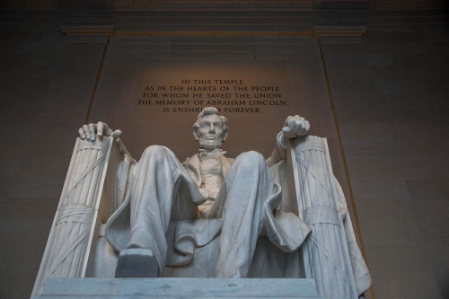 lincoln-memorial-statue